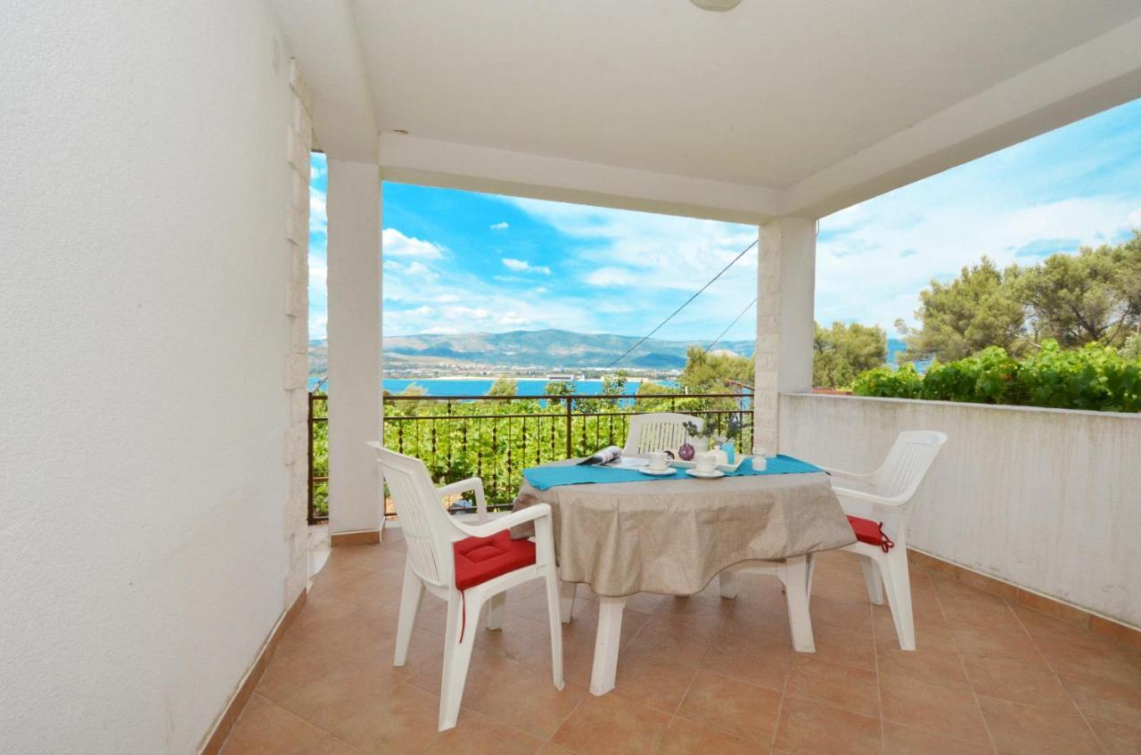 Apartments With A Parking Space Arbanija, Ciovo - 5228 Trogir Exterior photo
