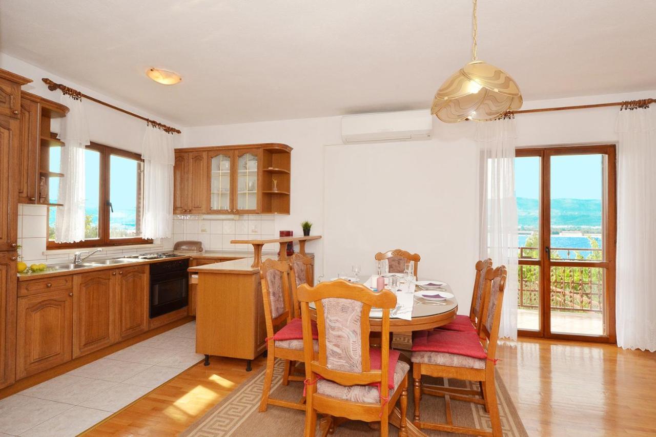 Apartments With A Parking Space Arbanija, Ciovo - 5228 Trogir Exterior photo